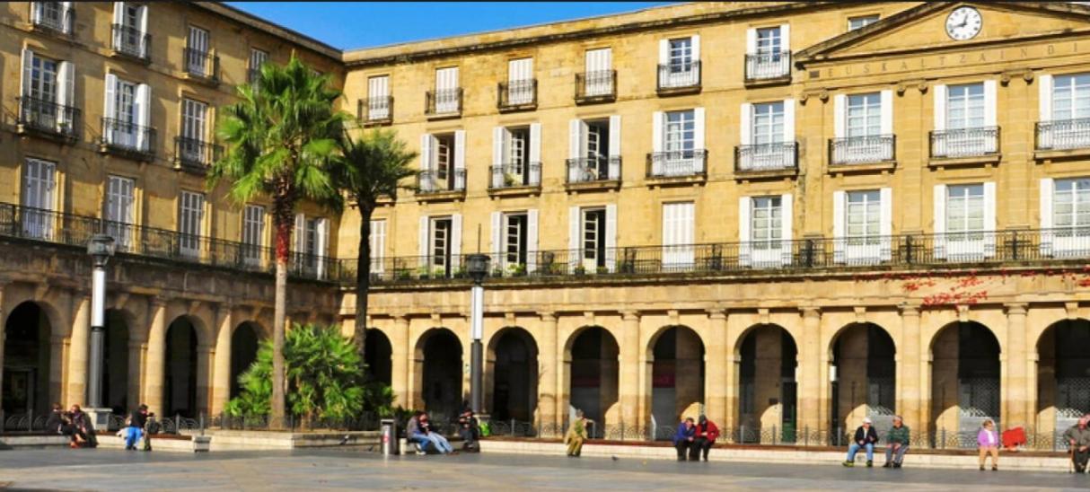A 5 Minutos Andando Del Casco Viejo, Ayuntamiento, Plaza Circular Y Gran Via De Bilbao Y Proximo A Las 2 Lineas De Metro Exteriör bild